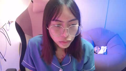 ELYSE A SIMPLE GIRL online show from February 8, 3:53 pm