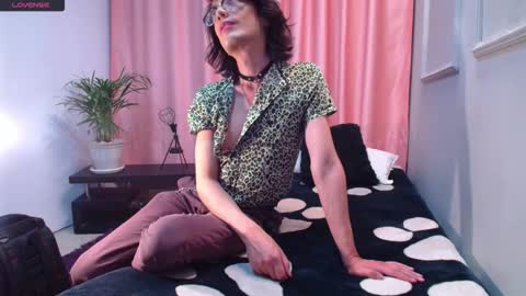 Linda Darling online show from December 14, 8:04 pm