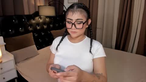 Snapshot of monstrouscockdivaontop chatting on December 5, 6:48 am Ruthie online show from December 5, 6:48 am