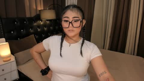 Snapshot of monstrouscockdivaontop chatting on December 8, 6:33 am Ruthie online show from December 8, 6:33 am