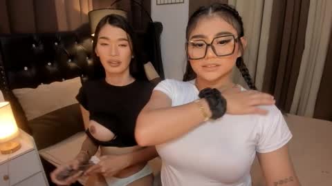 Snapshot of monstrouscockdivaontop chatting on December 20, 8:17 am Ruthie online show from December 20, 8:17 am