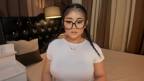 Snapshot of monstrouscockdivaontop chatting on January 16, 6:59 pm Ruthie online show from January 16, 6:59 pm