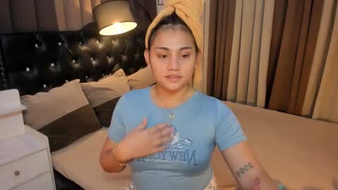 Snapshot of monstrouscockdivaontop chatting on February 5, 2:30 am Ruthie online show from February 5, 2:30 am