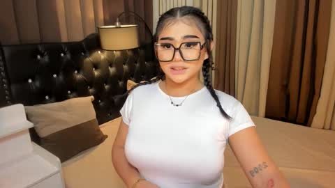 Snapshot of monstrouscockdivaontop chatting on February 19, 1:39 pm Ruthie online show from February 19, 1:39 pm