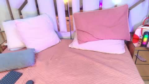 morrigan_luxus online show from May 3, 12:05 am