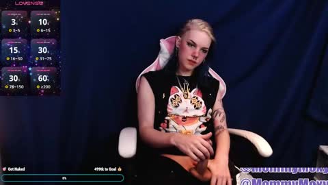 Moxy online show from May 15, 6:27 pm