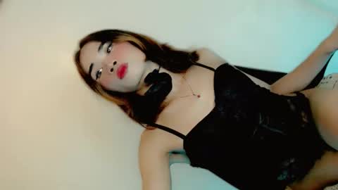 mscherry_ online show from May 3, 11:04 am