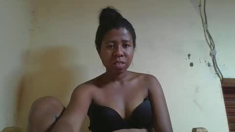 nadiasando online show from December 19, 4:40 am