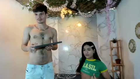 nahomi_hot2002 online show from June 30, 1:33 pm