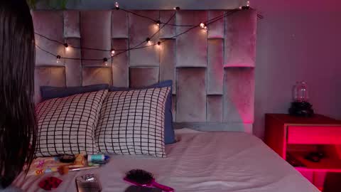  VICTORIA  online show from January 31, 7:45 pm