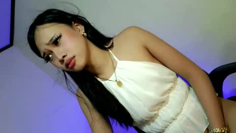 itsyourgirl kiara online show from April 25, 3:32 am