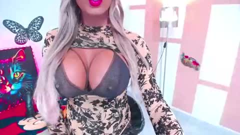 Miabarbarita online show from May 4, 9:53 pm