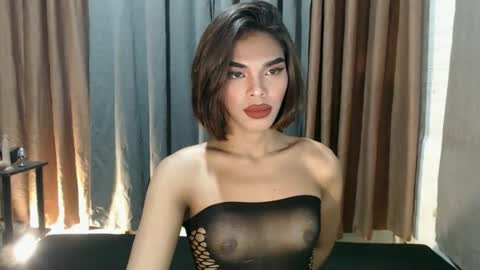 neomi online show from February 12, 11:00 pm