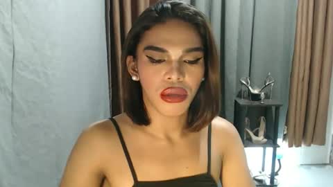 neomi online show from May 2, 9:09 pm
