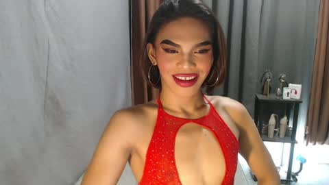 neomi online show from July 13, 3:47 pm