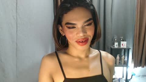 neomi online show from July 25, 8:12 am