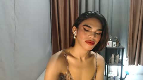 neomi online show from July 29, 12:53 am