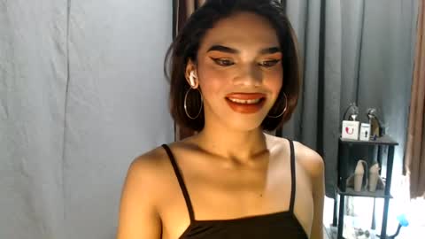 neomi online show from August 3, 11:55 pm