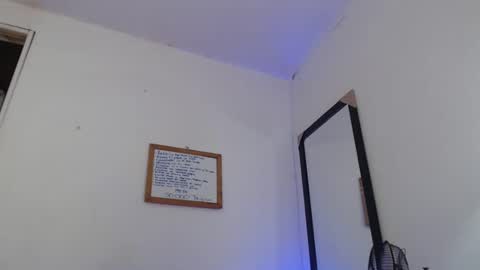 Snapshot of nico_hoot chatting on March 5, 6:19 am sammy hoot online show from March 5, 6:19 am