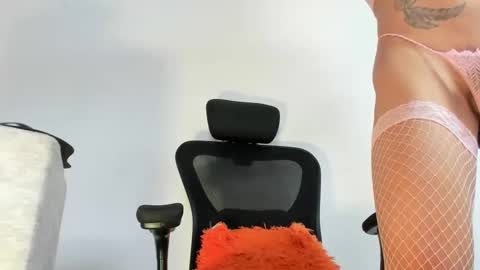 Snapshot of nico_hoot chatting on September 24, 2:23 pm sammy hoot online show from September 24, 2:23 pm