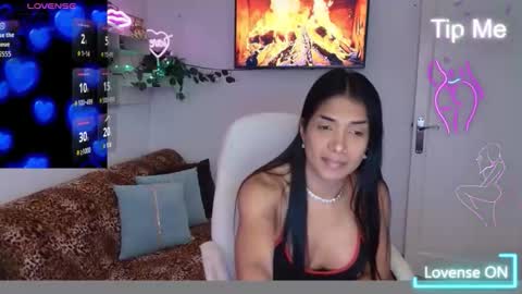Nicolle Bustamante online show from February 15, 9:02 pm