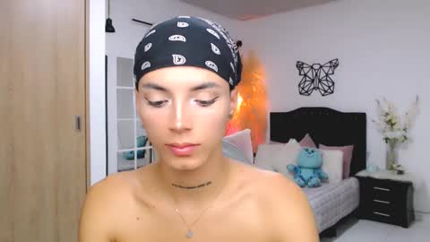 Snapshot of nilam217 chatting on February 22, 4:40 am Nilam online show from February 22, 4:40 am