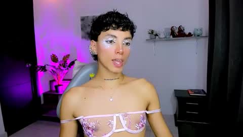 Snapshot of nilam217 chatting on October 26, 3:02 am Nilam online show from October 26, 3:02 am