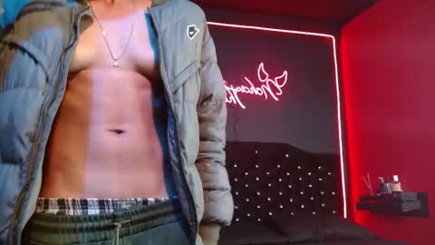 Noha Thomson online show from March 7, 7:53 pm