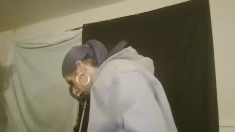 obsessed_glambert online show from March 27, 10:33 pm