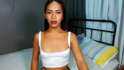 OLIVIA online show from May 6, 2:56 pm