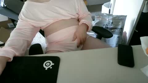 pale_prince67 online show from July 14, 7:19 pm