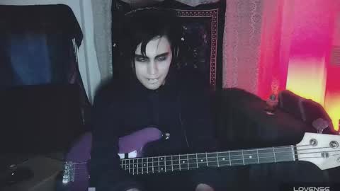 In bio online show from December 4, 4:38 am