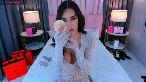 parismilker online show from August 8, 1:34 am