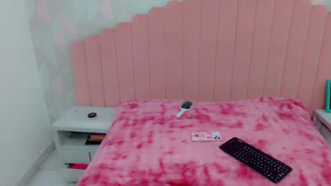 party_fre_girl online show from April 28, 4:06 am