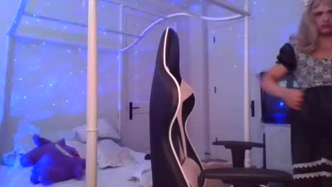 pinkpillbambi online show from February 5, 7:53 pm