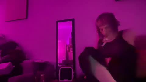 pixie_praxis online show from February 5, 8:11 am