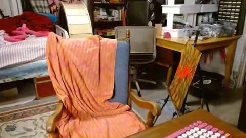 Izzy online show from May 27, 1:57 am