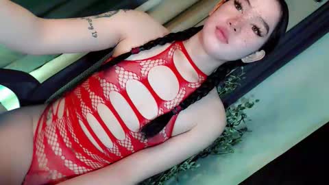 kate online show from April 24, 12:02 am