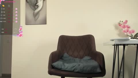 Holy Blonde online show from November 5, 10:26 am