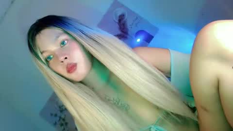 Flor online show from November 13, 5:38 am