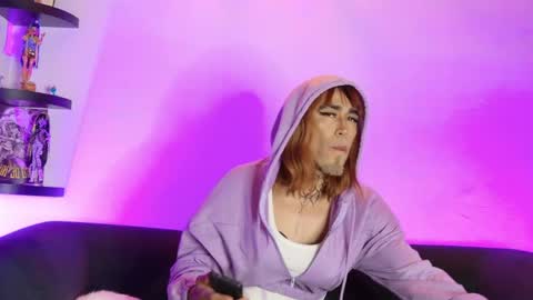 queencock_777 online show from April 25, 4:16 am