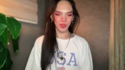 QUEEN online show from May 3, 4:39 am