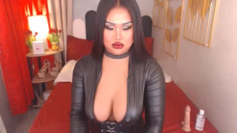 queenshasha and nathalie online show from February 1, 9:54 am