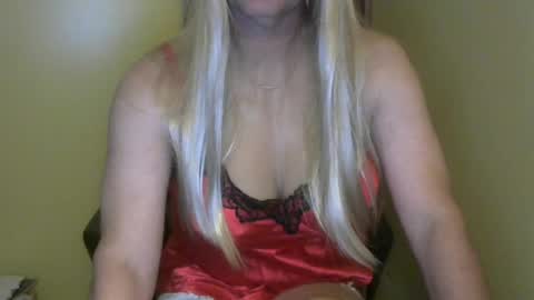 RachelCrossXO online show from June 11, 10:30 pm