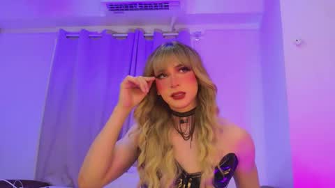 reginarose online show from November 7, 3:45 pm