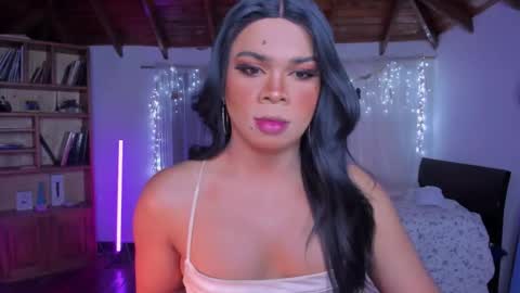 Romi Rouse online show from March 11, 2:26 am