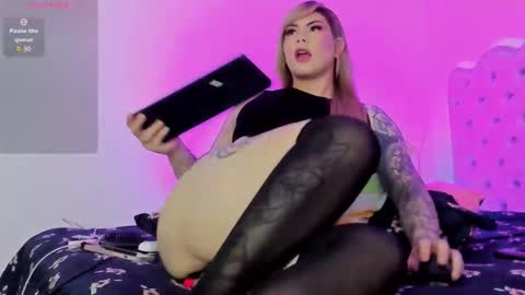 Sammy Saenz ig Sammysaenz  online show from December 17, 11:21 pm