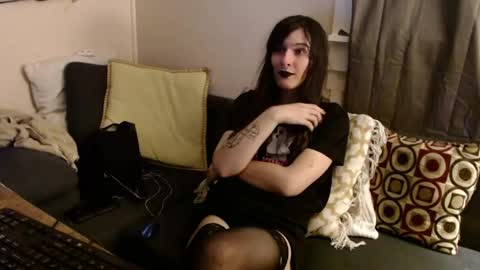 sabinewinters online show from April 28, 4:06 am