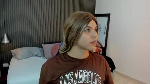 Axel online show from May 4, 3:11 am