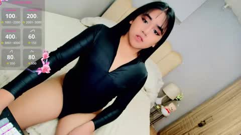 sanyaluxx online show from December 17, 10:43 am